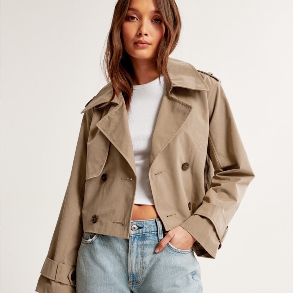 Abercrombie & Fitch Women's Beige Cropped Trench Coat